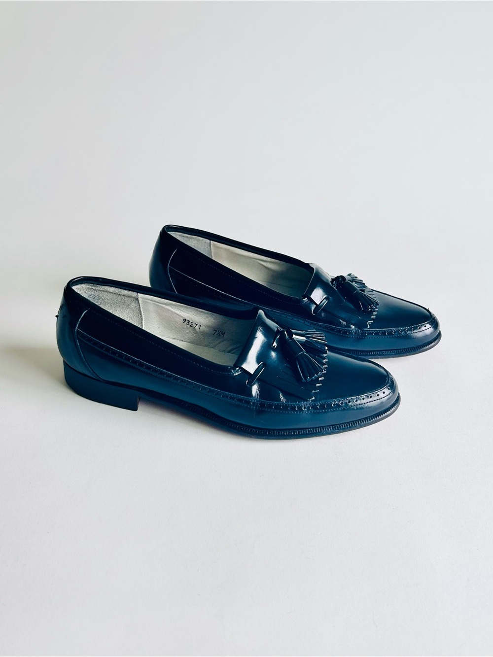 Men’s Brassboot Black Leather Tassels Classic Loafers size 7.5